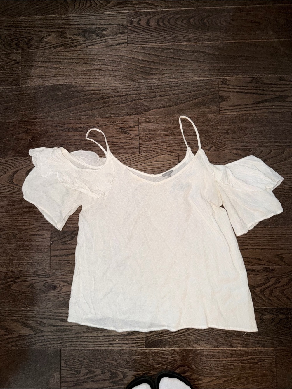 Charlotte Russe Women's White Cold-Shoulder Ruffle Top